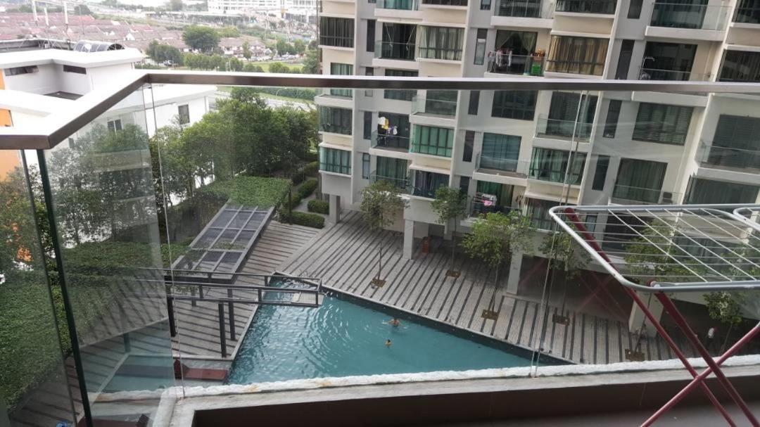 Homestay D'Univ 360 Place Seri Kembangan Exterior photo