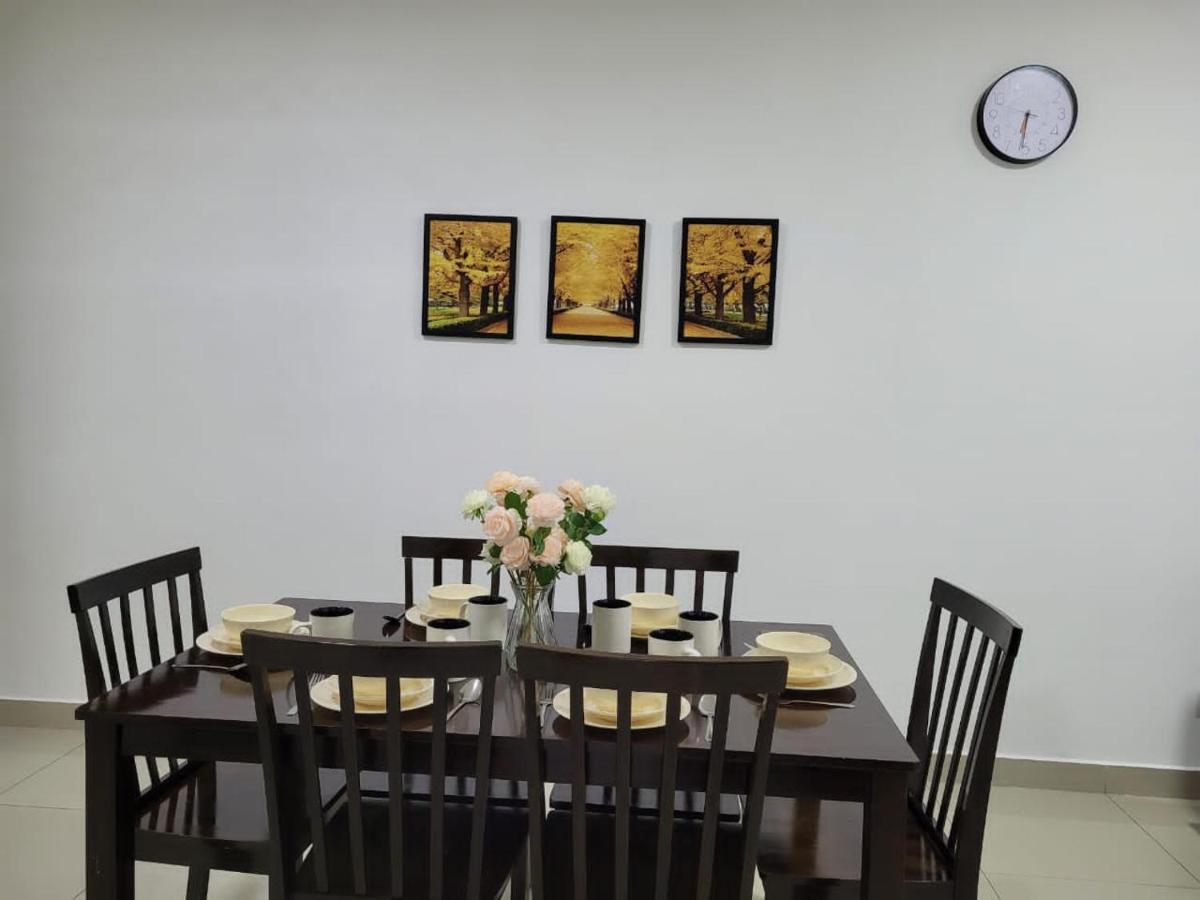Homestay D'Univ 360 Place Seri Kembangan Exterior photo